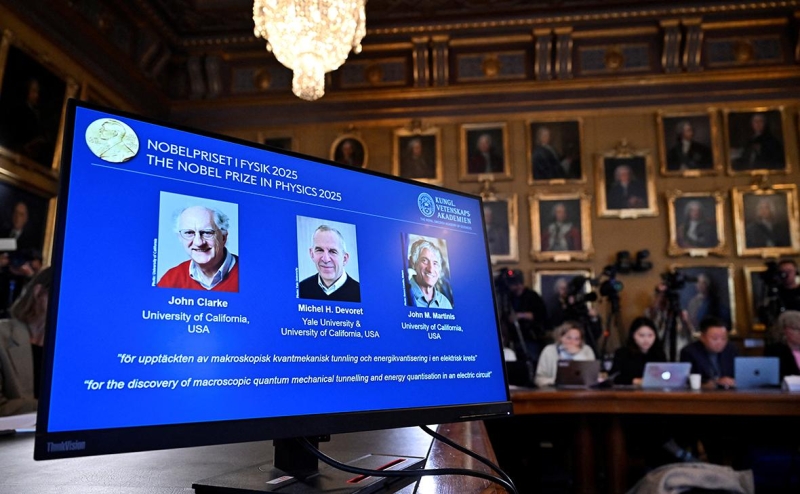 Ученые объяснили Нобелевскую премию по физике на примере мяча и машины