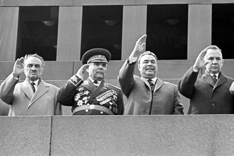 Уэльский полк и шествия под дождем: как проходили юбилейные парады