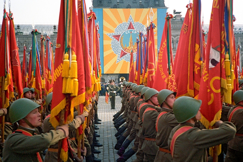 Уэльский полк и шествия под дождем: как проходили юбилейные парады