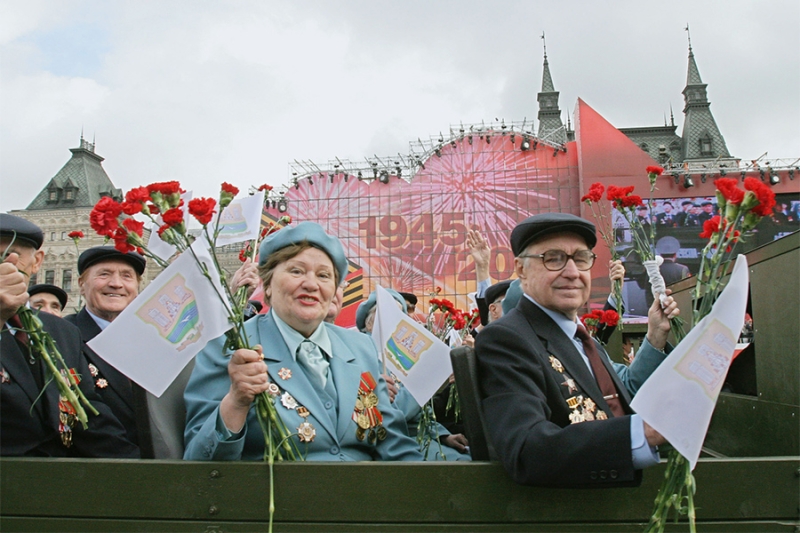 Уэльский полк и шествия под дождем: как проходили юбилейные парады