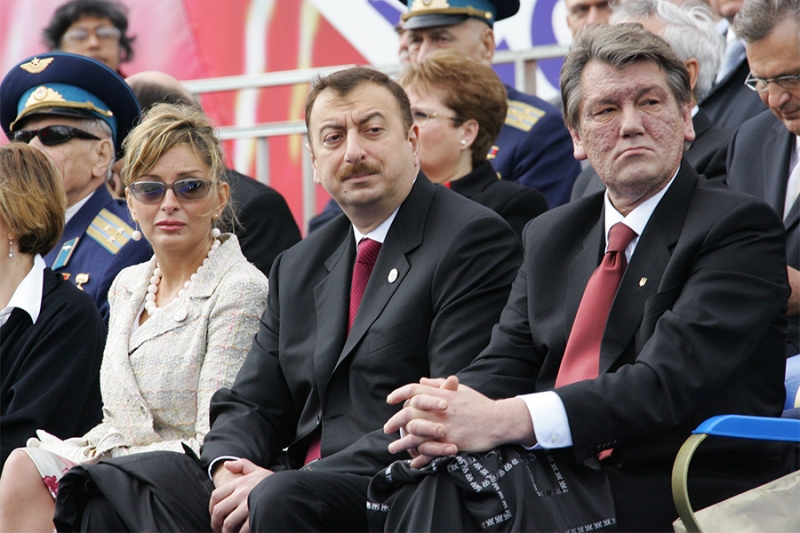 Уэльский полк и шествия под дождем: как проходили юбилейные парады