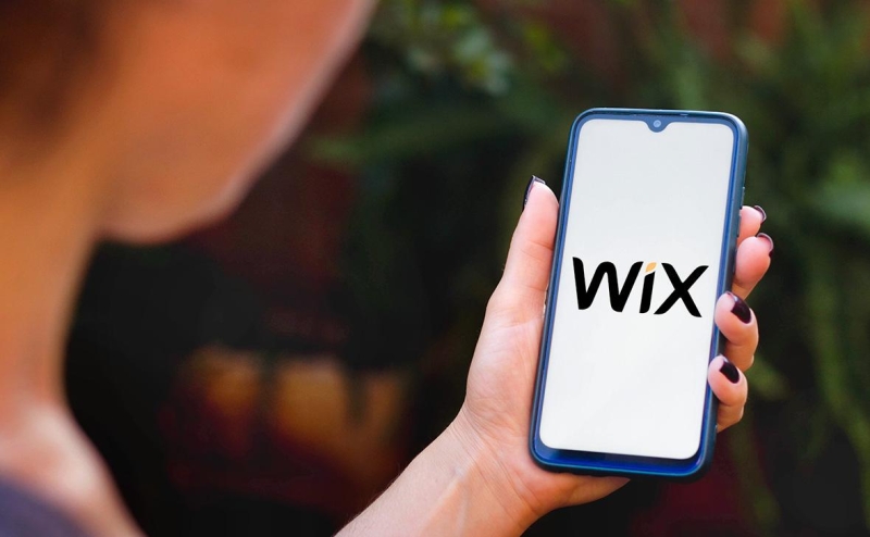 Уход конструкторов сайтов из России. Как это повлияет на их