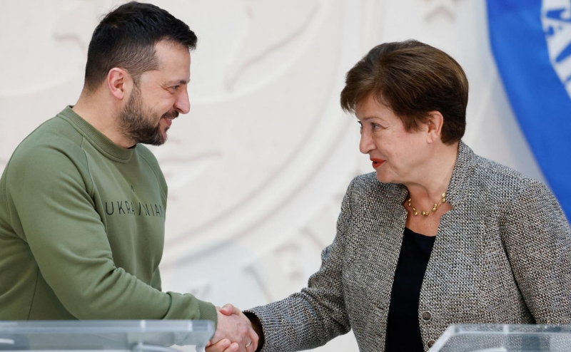 Украина получит $900 млн от МВФ