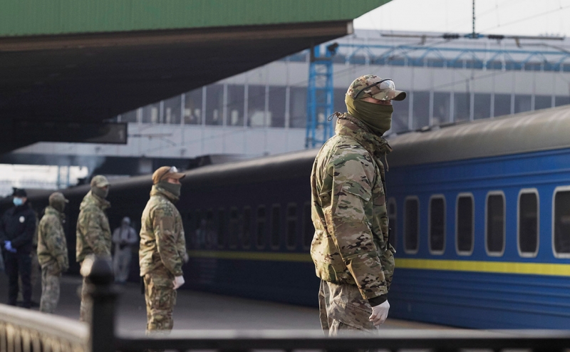 Украина с 1 июля введет визовый режим для граждан России