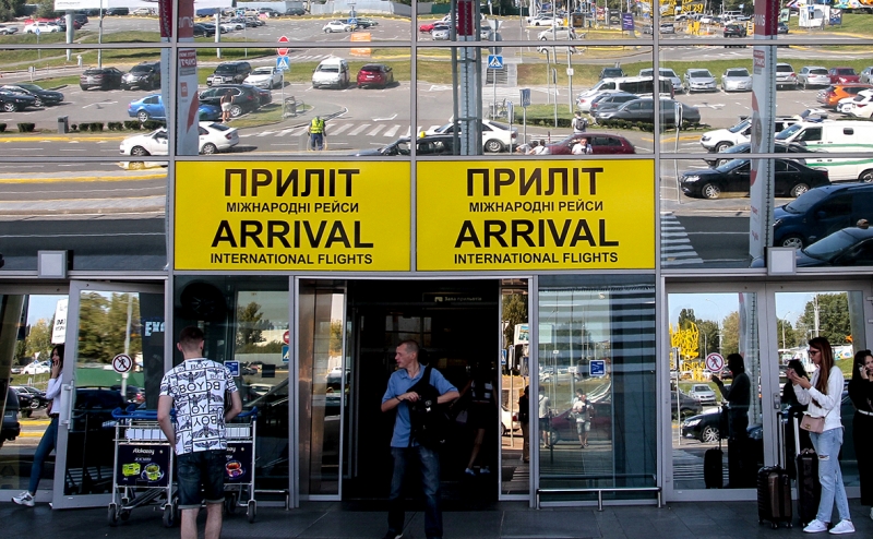 Украина с 1 июля введет визовый режим для граждан России