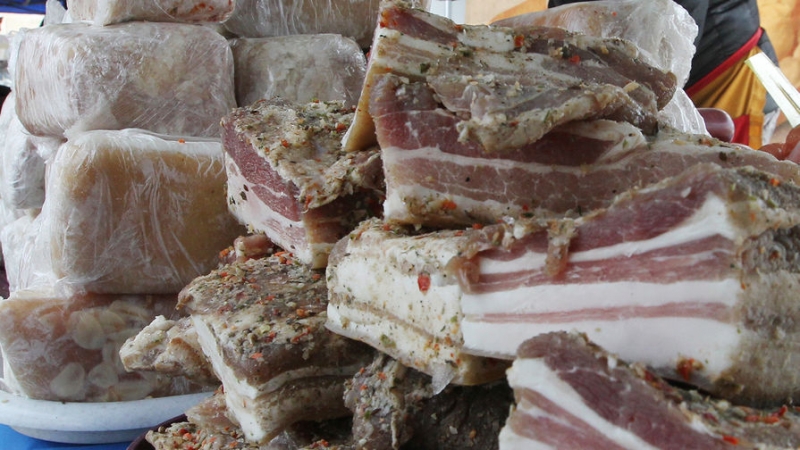 Украинский медик назвала полезные свойства сала