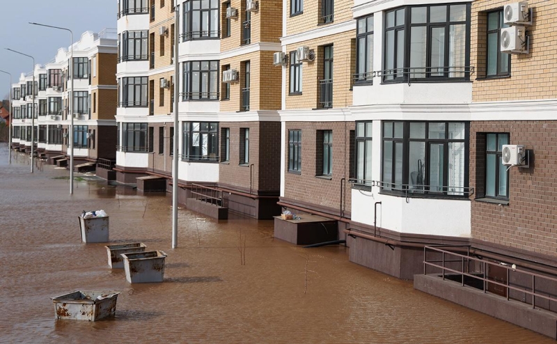 Улицы Нальчика затопило после сильного ливня с градом. Видео