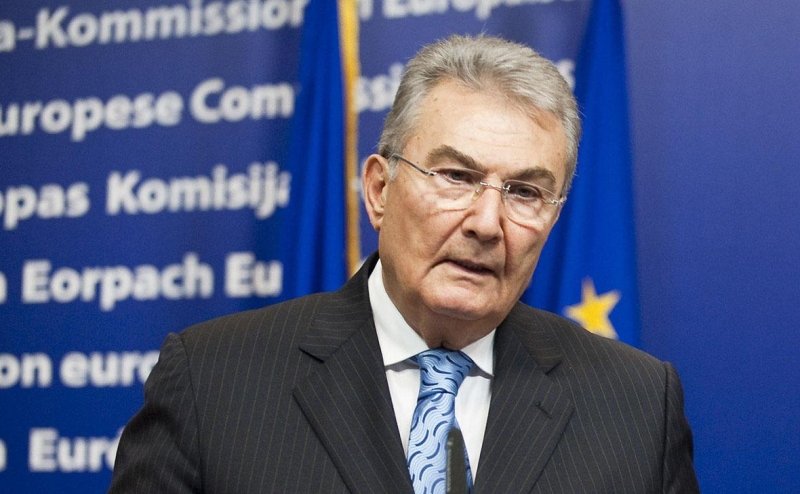 Умер экс-глава МИДа и лидер турецкой оппозиции Дениз Байкал