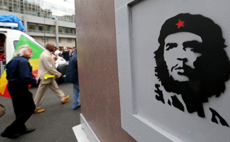 Умер генерал Гари Прадо Сальмон, чей отряд захватил Че Гевару в