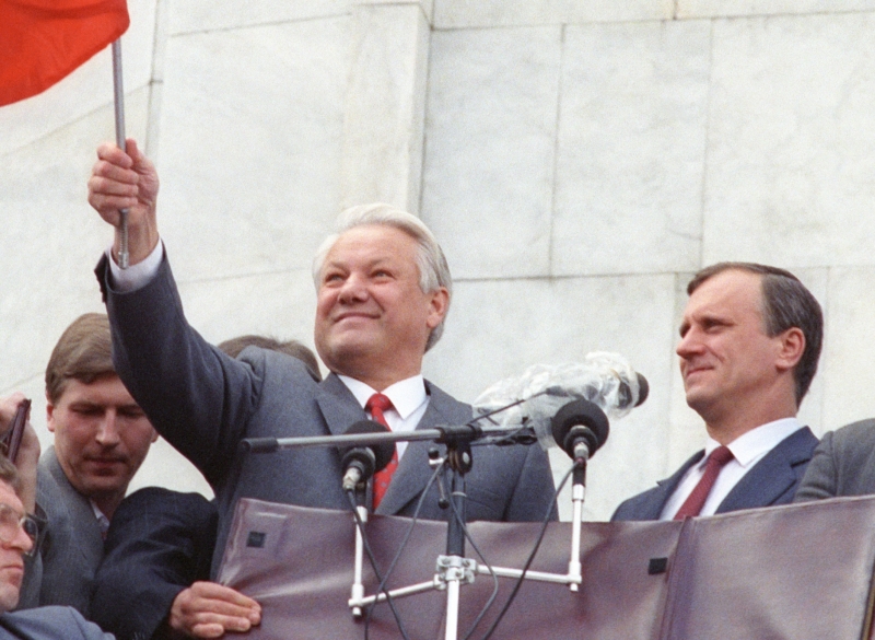 Умер Геннадий Бурбулис