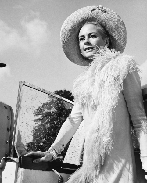 Умерла звезда фильмов «Фанфан-тюльпан» и «Дневная красавица» Женевьев