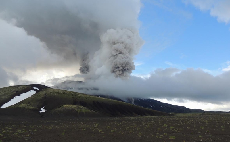 Умершим пилотом вертолета на Камчатке оказался предприниматель Игорь