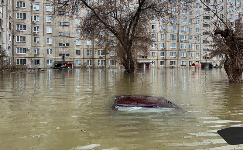Уровень воды в Оренбурге продолжил рост выше опасной отметки