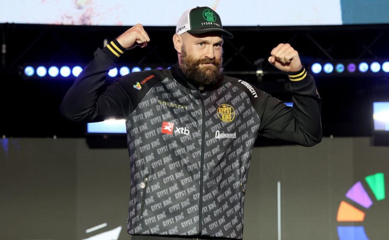 Усик второй раз подряд победил Фьюри в чемпионском бою