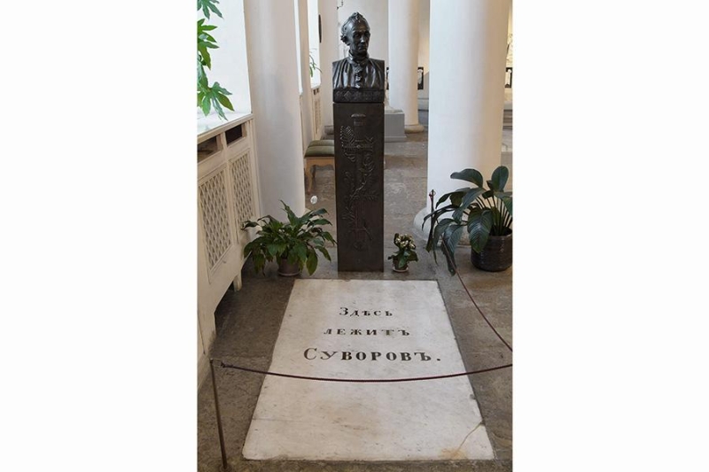 Усыпальницу в Санкт-Петербурге, где похоронен Суворов, передали РПЦ