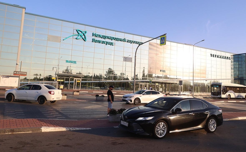 В аэропортах пяти российских городов ограничили полеты