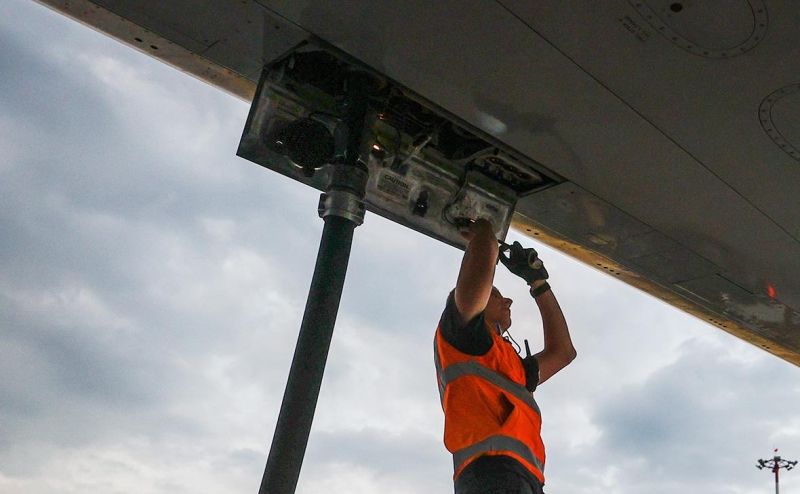 В аэропорту Сочи сняли ограничения на заправку самолетов