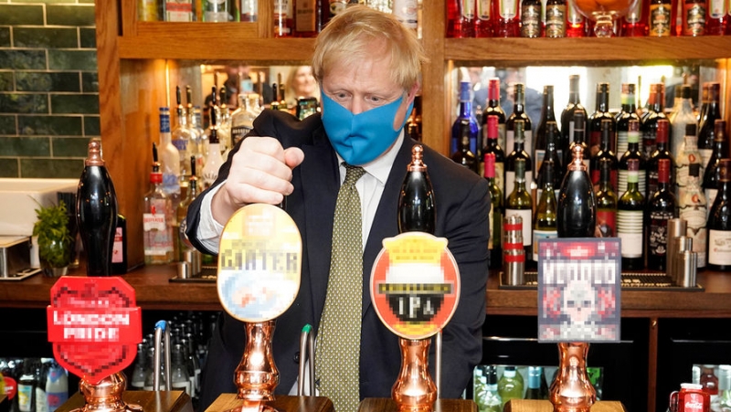 В Англии начнут использовать COVID-паспорта осенью 2021 года