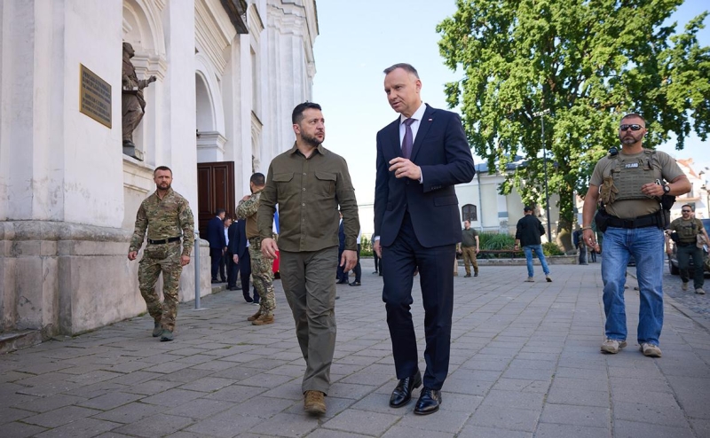 В авто из кортежа президента Польши после поездок на Украину нашли