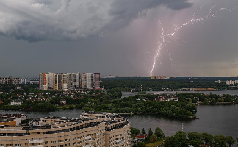В Башкирии торнадо снесло железобетонные столбы