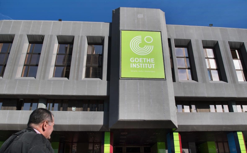 В Берлине сообщили о решении России выслать сотни немецких служащих