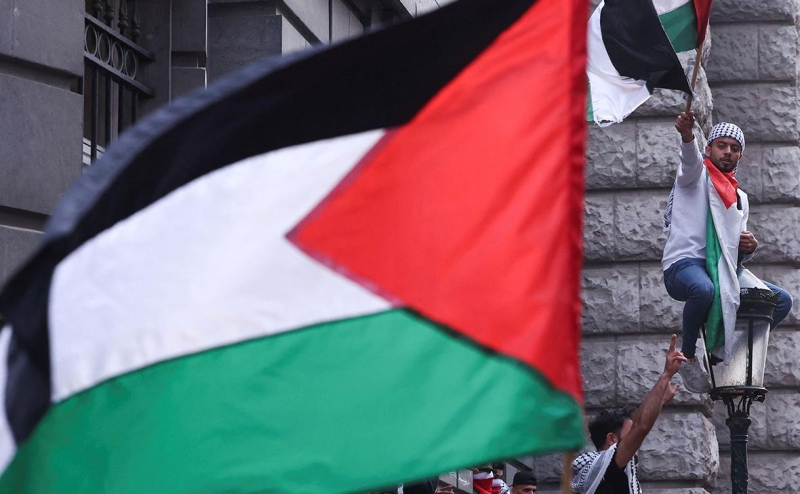 В Берлине тысячи людей вышли на акцию протеста против военной помощи