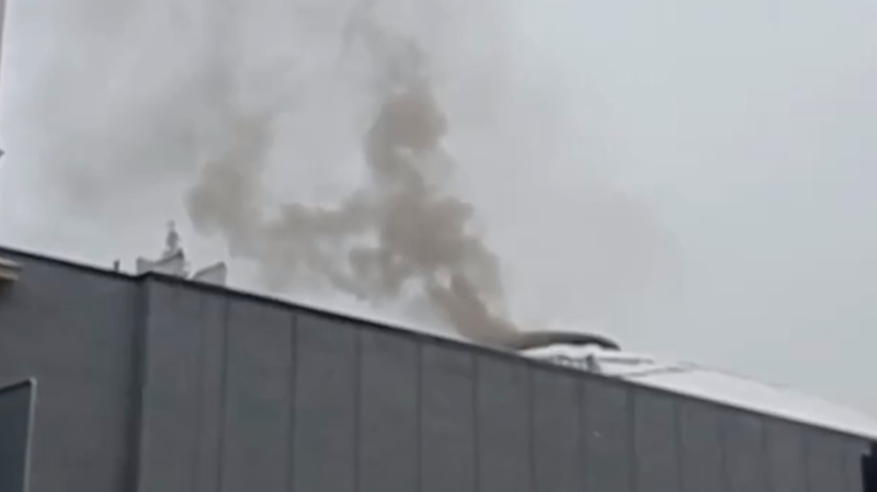 В центре Москвы загорелся Театр сатиры