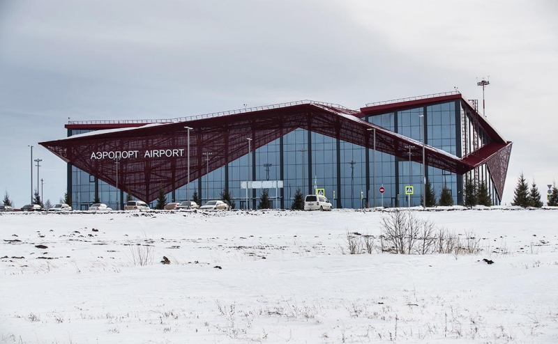 В четырех российских аэропортах приостановили полеты