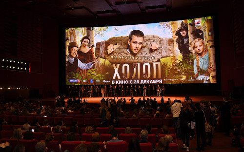 В День Победы россияне предпочли в кино комедию военной драме