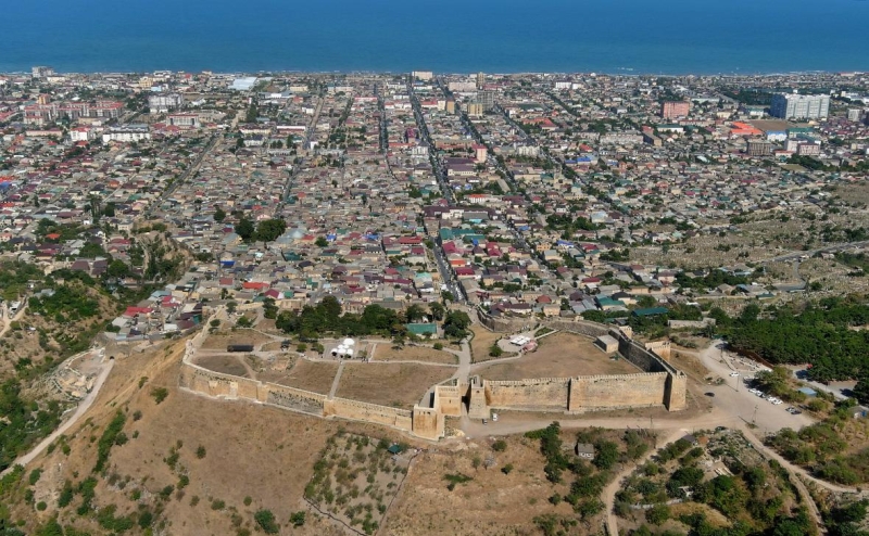 В Дербенте неизвестные обстреляли синагогу и церковь