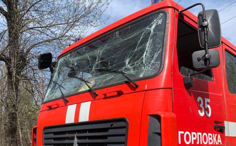 В ДНР из-за атаки дрона пострадали 10 сотрудников МЧС