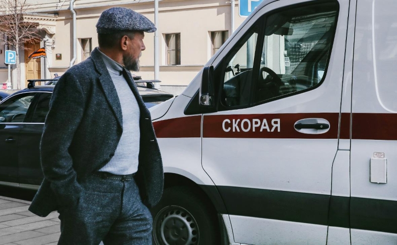 В Думе предложили разрешить скорым таранить не так припаркованные авто