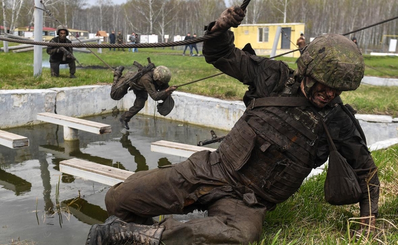 В Думу внесли проект, разрешающий контракт с Минобороны без