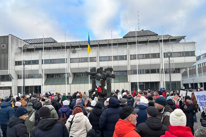 В Финляндии прошли митинги против закрытия границы с Россией