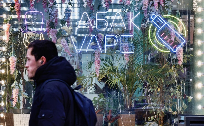 В Госдуме предложили запретить продавать табак и вейпы вблизи