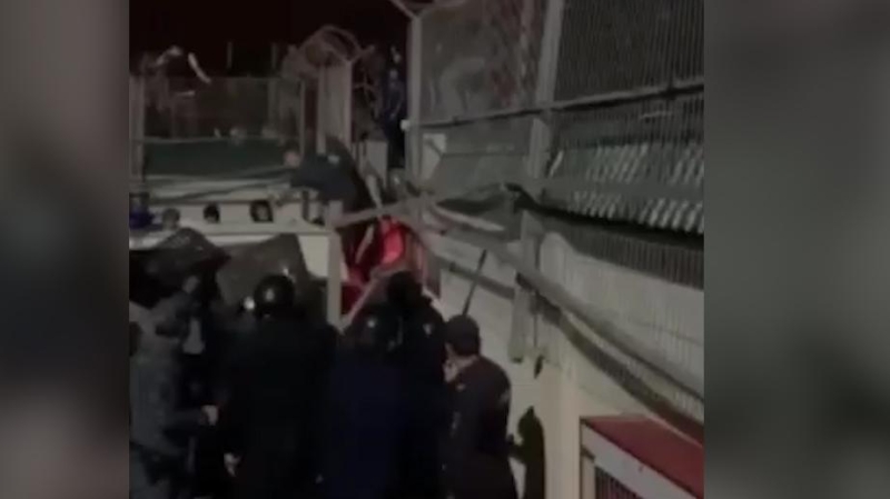 В ходе беспорядков в аэропорту Махачкалы пострадали 20 человек