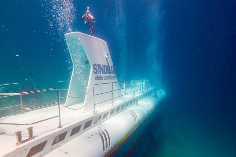 В Хургаде четыре российских туриста погибли во время тура на батискафе