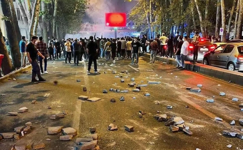 В Иране решили выявлять женщин без хиджабов при помощи камер