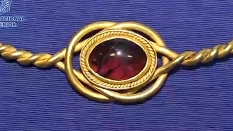 В Испании раскрыли схему по торговле золотыми артефактами с Украины