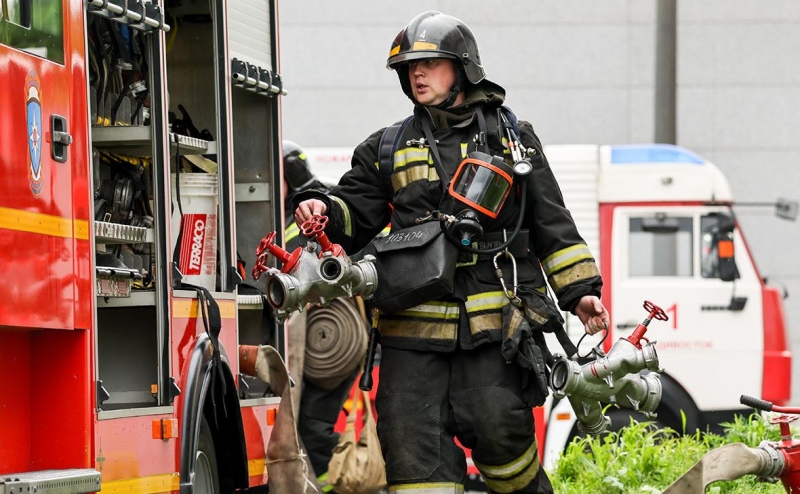 В Якутске загорелся изолятор с военными, оставившими часть