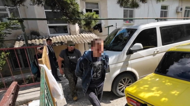 В Ялте двоих мужчин задержали по подозрению в сотрудничестве с СБУ