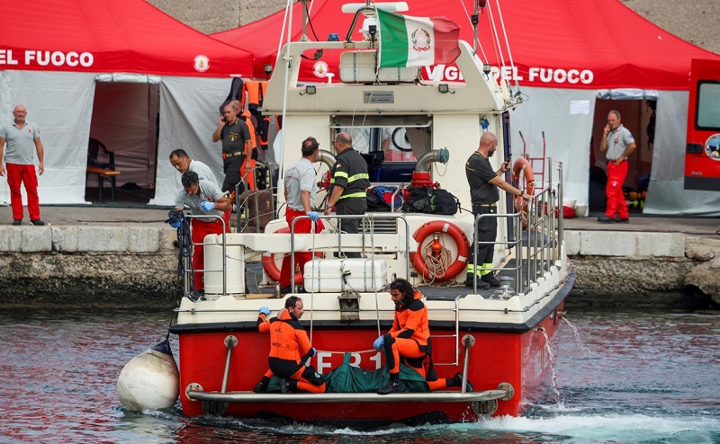 В каюте затонувшей яхты нашли тела &laquo;британского Гейтса&raquo; и его дочери
