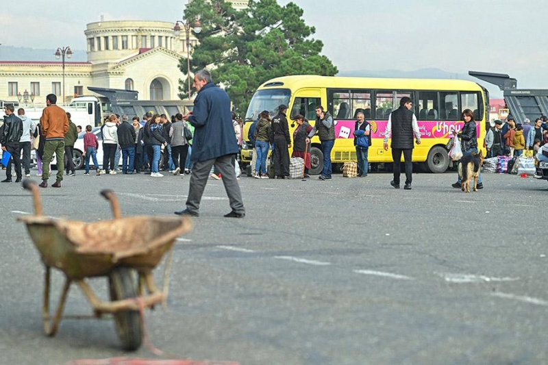 В Карабахе при взрыве на складе топлива погибли 125 человек