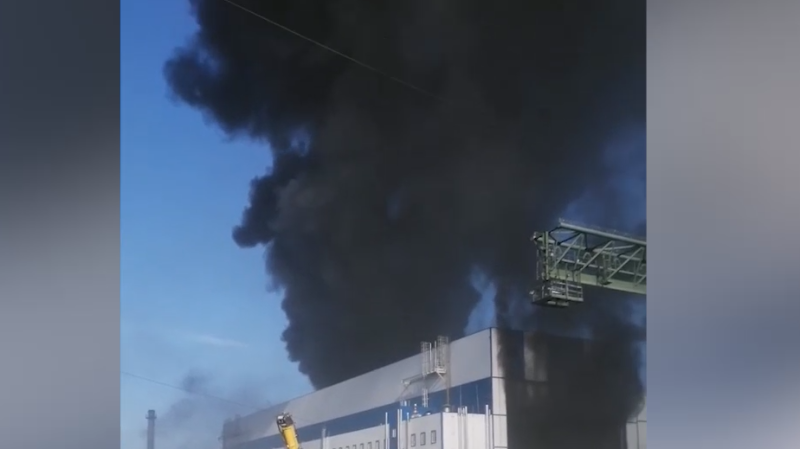 В Карелии загорелся судоремонтный завод