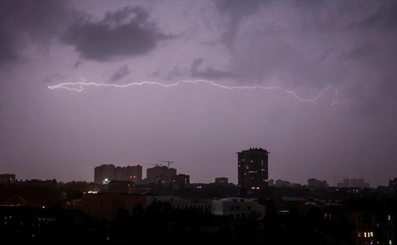 В Киеве прозвучали взрывы и сработала система ПВО