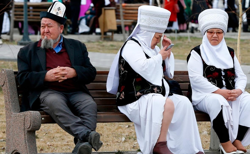 В Киргизии часть банков перестала принимать деньги из России