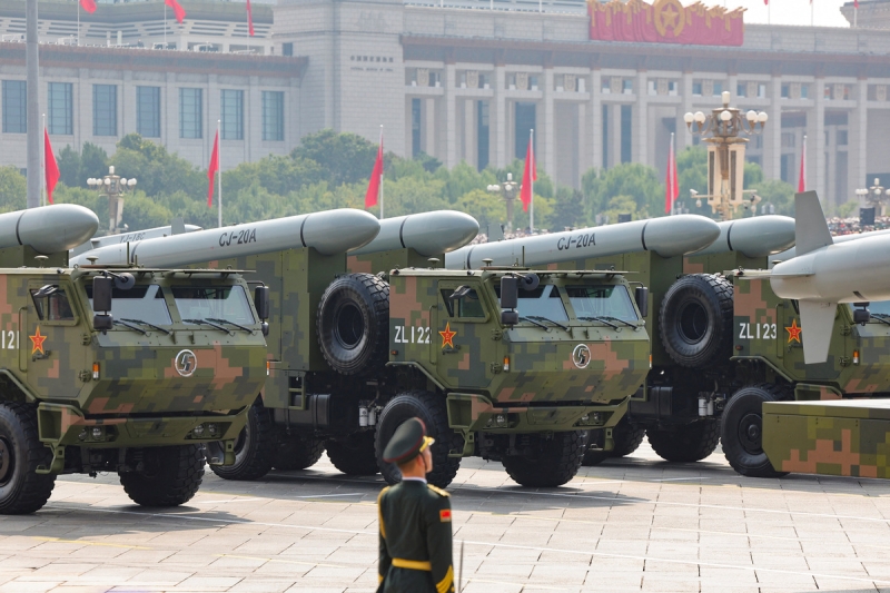 В Китае задержали мужчину за критику парада в честь 80-летия Победы