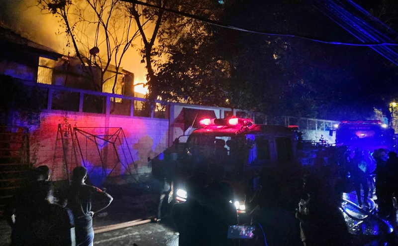 В Крыму возле дома Дмитрия Киселева подожгли внедорожник и гольф-кар