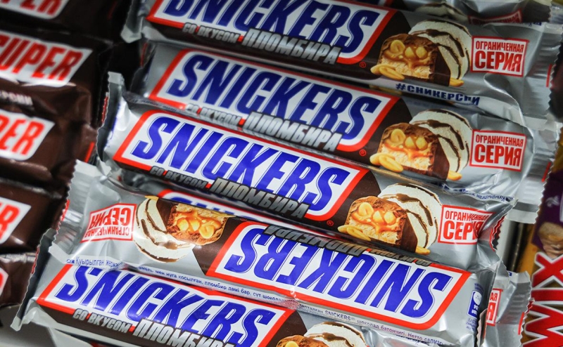 В Лондоне появились российские батончики Snickers