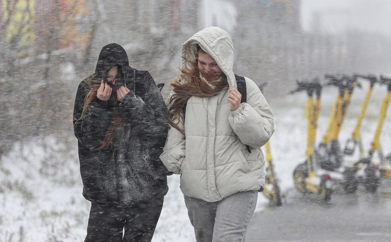 В московских аэропортах на фоне непогоды задержали десятки рейсов